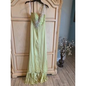 One shoulder gown with beautiful chiffon train